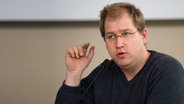 David Begrich von Miteinander e.V. - Netzwerk für Demokratie und Weltoffenheit in Sachsen-Anhalt e.V.. © dpa picture alliance Foto: Arno Burgi