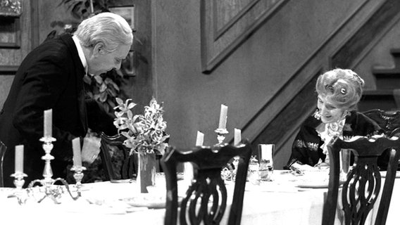 Freddie Frinton und May Warden in "Dinner for One" © NDR Foto: Annemarie Aldag