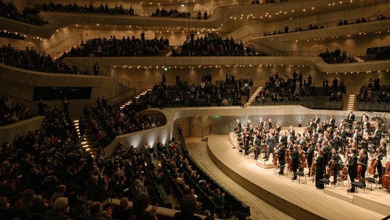 Das Amsterdamer Concertgebouw Orchester unter Dirigent Klaus Mäkelä in der Elbphilharmonie. © Daniel Dittus Foto: Daniel Dittus