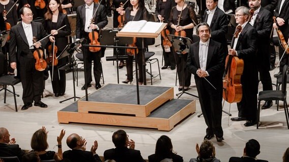 Riccardo Muti in der Elbphilharmonie © picture alliance / Markus Scholz/dpa | Markus Scholz 