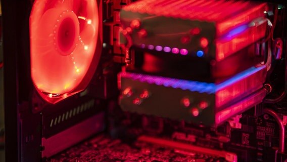 Das Innenleben eines Gaming-PCs. © picture alliance / Zoonar | filippo carlot Foto: filippo carlot