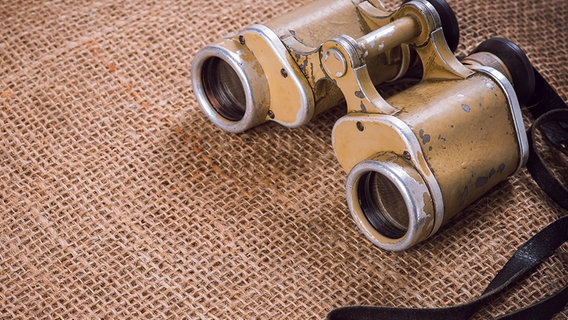 Altes Fernglas © Fotolia.com Foto: Sergey Chayko