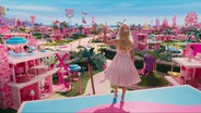 Szene aus "Barbie" von Greta Gerwig © 2023 Warner Bros. Entertainment Inc. Foto: Jaap Buitendijk