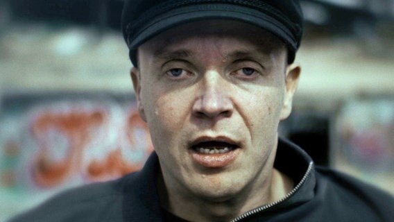 Szene aus "The Blind Man who didn't want to see Titanic"  - Spielfilm bei den Nordischen Filmtagen Lübeck - Preisträger © Intramovies 