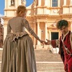 Peter Dinklage als Cyrano und Haley Bennet als Roxanne in "Cyrano" von Joe Wright © 2021 Metro-Goldwyn-Mayer Pictures Inc. All Rights Reserved. Foto: Peter Mountain