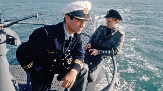 Jürgen Prochnow als Kapitän des U-Boots an Deck - Szene aus "Das Boot" von 1981 von Wolfgang Petersen © Bavaria Film / Karlheinz Vogelmann Foto:  Karlheinz Vogelmann