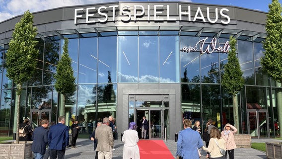 Das Festspielhaus am Wall in Emden. © Kristin Hunfeld / NDR Foto: Kristin Hunfeld / NDR
