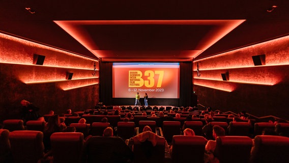 Blick in einen Kinosaal beim 37. Filmfestival Braunschweig © Carisma 