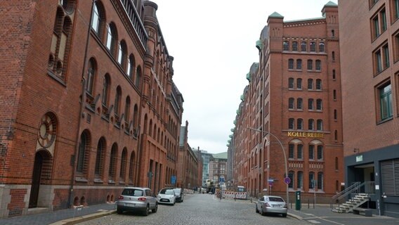 Die Straße Dienerreihe  - einer der vielen Drehorte in der Speicherstadt Hamburgs © NDR Foto: Patricia Batlle