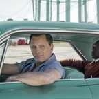 Tony (Viggo Mortensen) und Don Shirley (Mahershala Ali) geben ein ungewöhnliches Paar ab - Szene aus dem Film "Green Book" © Entertainment One 