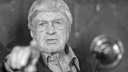 Der Schauspieler Hardy Krüger ist im Alter von 93 Jahren in Kalifornien gestorben ©  Jochen Lübke/dpa +++ dpa-Bildfun Foto: Jochen Lübke