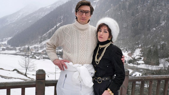 Adam Driver als Maurizio Gucci und Lady Gaga als Patrizia Reggiani in Ridley Scotts Film "House of Gucci" © 2021 Metro-Goldwyn-Mayer Pictures Inc Foto: Fabio Lovino