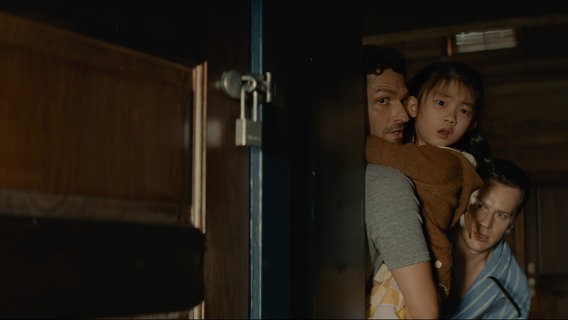 Szene aus dem Film "Knock at the Cabin" Szene aus dem Film "Knock at the Cabin" © Universal Pictures