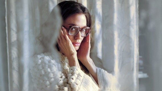 Angelina Jolie als Operndiva Maria Callas im Film "Maria" von Pablo Larraín Angelina Jolie als Operndiva Maria Callas im Film "Maria" von Pablo Larraín © Pablo Larraín