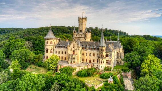 Schloss Marienburg aus der Vogelperspektive. © picture alliance / Geisler-Fotopress | Ulrich Stamm/Geisler-Fotopress Foto: Ulrich Stamm
