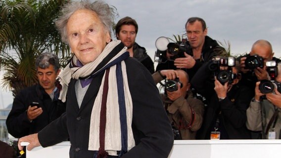 Der französische Schauspieler Jean-Louis Trintignant 2012 in Cannes mit dem Film "Amour" ("Liebe") von Michael Haneke, der die Goldene Palme gewann © Guillaume Horcajuelo/EPA/dpa +++ dpa-Bildfunk +++ Foto: Guillaume Horcajuelo