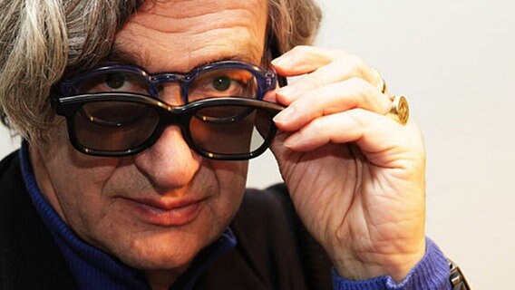 Filmregisseur Wim Wenders mit 3D-Polarisationsbrille auf der Nase. © Yvonne Szallies-Dicks Foto: Yvonne Szallies-Dicks