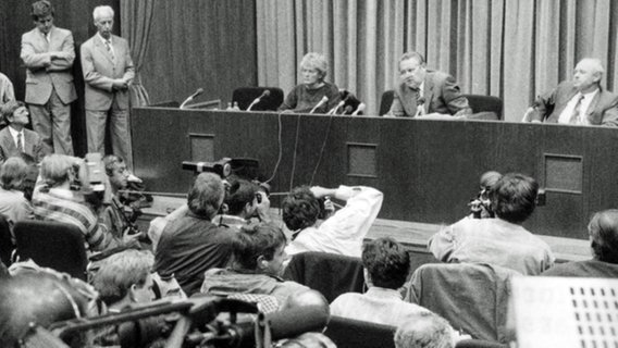 Pressekonferenz am 9. November 1989 © ullstein bild 
