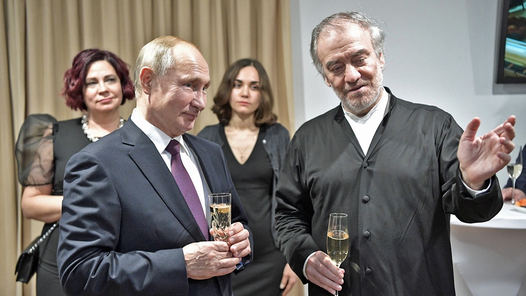 No le des la espalda a Putin: Valery Gergiev debe irse |  NDR.de – Cultura