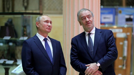Wladimir Putin und Valery Gergiev © picture alliance / Russian Look | Kremlin Pool 