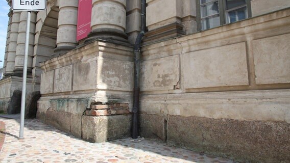 Außenansicht des Schloss Güstrow  Foto: Axel Seitz