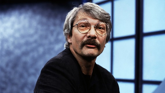 Der Schauspieler und Moderator Henning Venske (1990) © picture-alliance   (c) dpa - Bildarchiv 