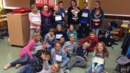 Die Klasse 4b der Grundschule Hallermund in Eldagsen/Springe. © NDR Foto: Janine Lüttmann
