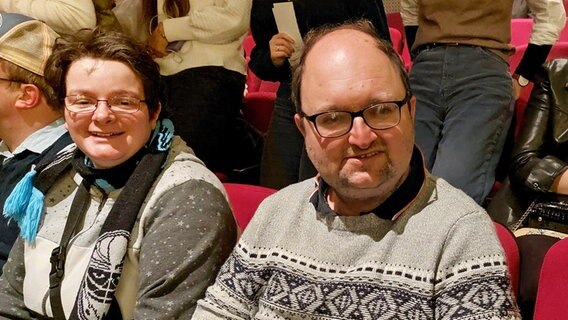 Silke Reischauer (l.) und Robin Thieler (r.) © NDR Foto: Katrin Schwier