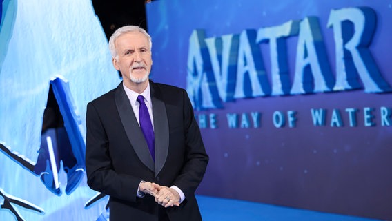 Regisseur James Cameron bei der Weltpremiere zum Film "Avatar 2" © Vianney Le Caer/Invision via AP/dpa +++ dpa-Bildfunk +++ Foto: Vianney Le Caer