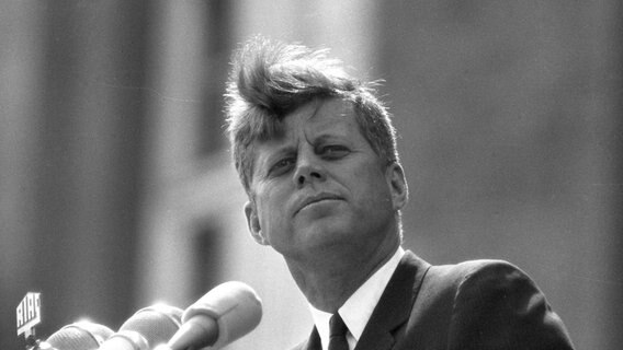 John F. Kennedy am 26. Juni 1963 in Berlin © picture alliance / Sven Simon Foto: Sven Simon