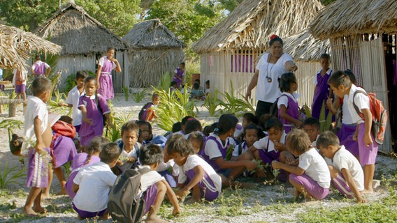 An everyday scene in Kiribati © Picture Alliance/dpa 