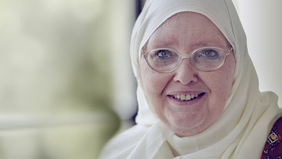 Halima Krausen Halima Krausen © Halima Krausen