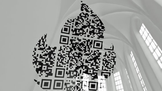 Ein riesiger QR-Code in Form einer Flamme hängt in der Kunsthalle Osnabrück © Kunsthalle Osnabrück 