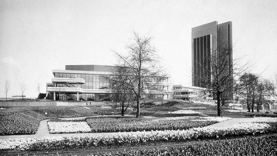 Das Congress Centrum Hamburg und das Loews Plaza Hotel (1973) © Stiftung Historische Museen Hamburg (SHMH) /Hamburger Architekturarchiv 