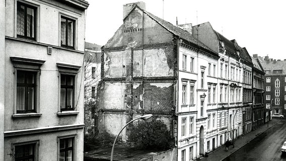 Karl-Theodor-Straße in Ottensen vor der Sanierung, 1973 © Museum der Arbeit, Bestand SAGA-Bildarchiv Foto: Erich Andres
