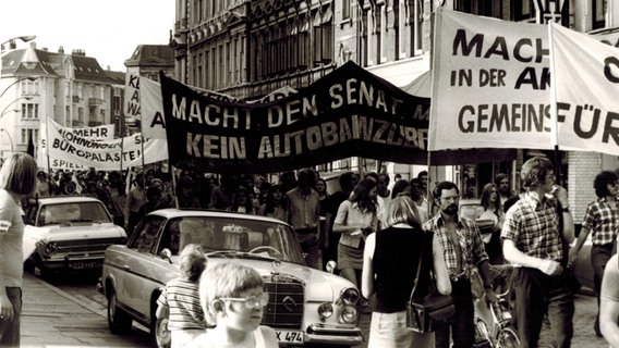 Demonstration in Ottensen um 1973. © Kieseritzki, Stadtteilarchiv Ottensen 