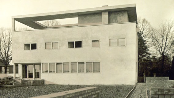 Modernes Wohnhaus des Architekten Karl Schneider in Bahrenfeld (1928). © Staatsarchiv Hamburg Foto: Ernst Scheel