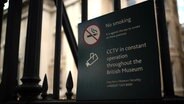 CCTV Zeichen im British Museum in London © picture alliance / empics | Yui Mok 
