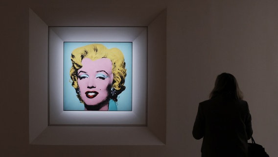 "Shot Sage Blue Marilyn" von Andy Warhol im Auktionshaus Christie's © picture alliance / newscom | John Angelillo Foto: John Angelillo