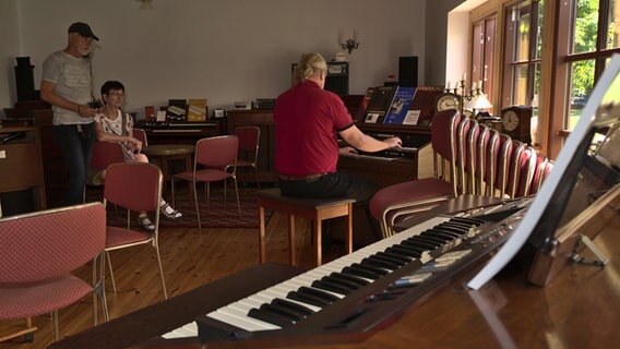 Im winzigen Trissow finden Besucher das einzige Hammond Orgel Museum
Vorpommerns © Birgit Vitense Foto: Birgit Vitense