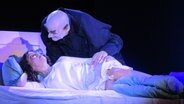 "Nosferatu - ein Drehtag des Grauens" auf der Bühne in Wismar. © NDR/ Axel Seitz Foto: Axel Seitz