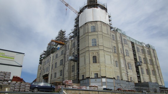 Baustelle am Schloss Gütrow © NDR.de Foto: Axel Seitz