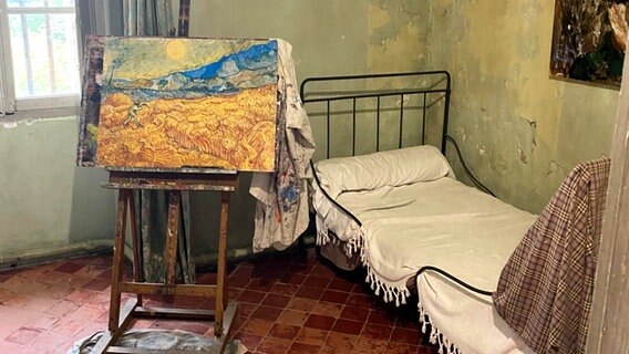 Ein Foto von dem Krankenzimmer in der Provence, in dem Vincent van Gogh ein Jahr lang lebte und malte © NDR Foto: Peter Kaiser