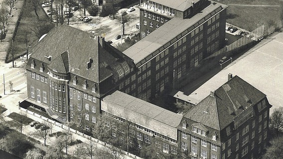 Das Gebäude der Hochschule für bildende Künste am Lerchenfeld © HFBK Archiv 