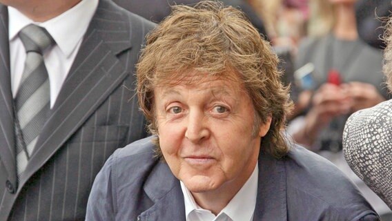 Sir Paul McCartney wird 80 - Foto aus dem Dokumentarfilm "Paul McCartney - Eine Beatles-Legende" auf ARTE in der ARD Mediathek © Shutterstock 