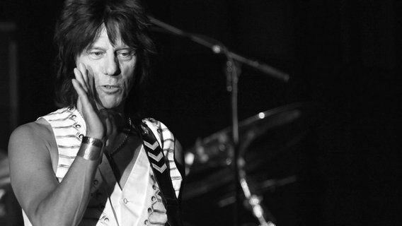 Der britische Gitarrist Jeff Beck © dpa-Bildfunk Foto: Bott/Keystone/epa/dpa