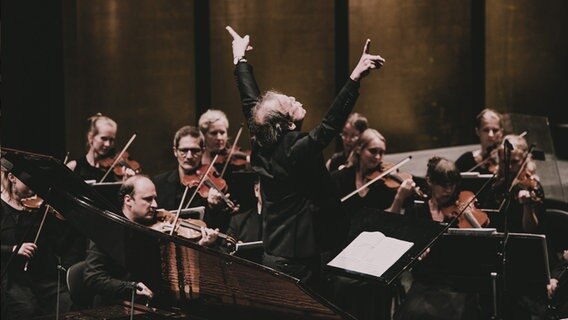 Das Barockorchester Concerto Copenhagen mit Dirigent Lars Ulrik Mortensen © Lees Photo 