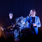 Die Crucchi Gang live  mit Sänger Francesco Wilking beim Festival "c/o pop" auf der Bühne im Frühjahr 2023 © picture alliance/dpa / Rolf Vennenbernd Foto: Rolf Vennenbernd