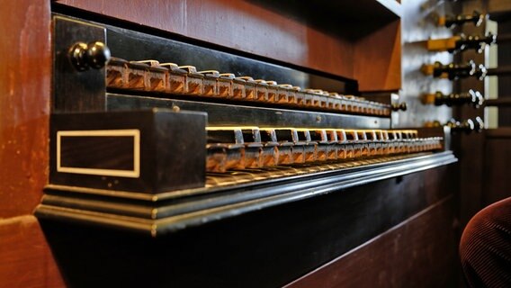 Das Manual der Schnitger-Orgel in Dedesdorf © NDR 