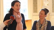 Die Sopranistinnen Véronique Gens und Christina Landshamer im Gespräch mit NDR Kultur © NDR Foto: Lasse Teubner